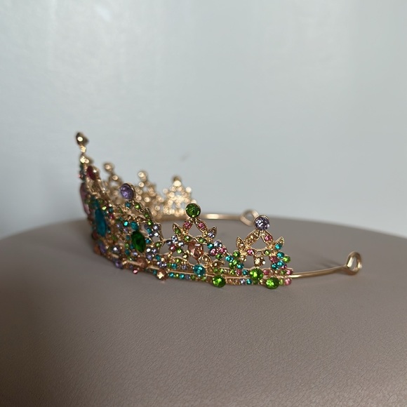 Multicolor Crown - Picture 5 of 6